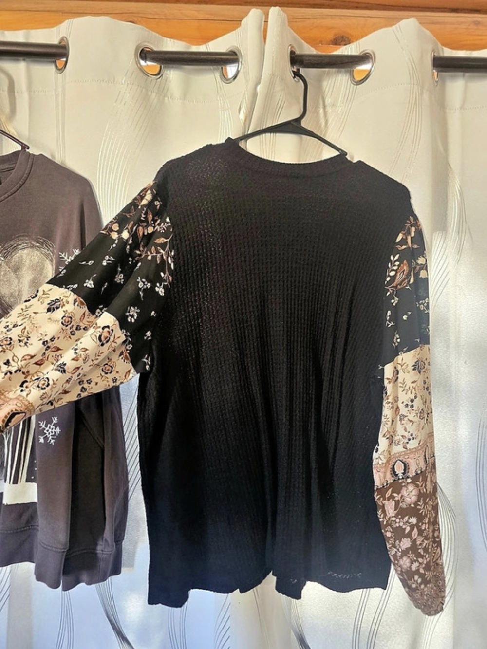 Maurices Floral Sleeve Tunic Black Pink Size 2X Like New